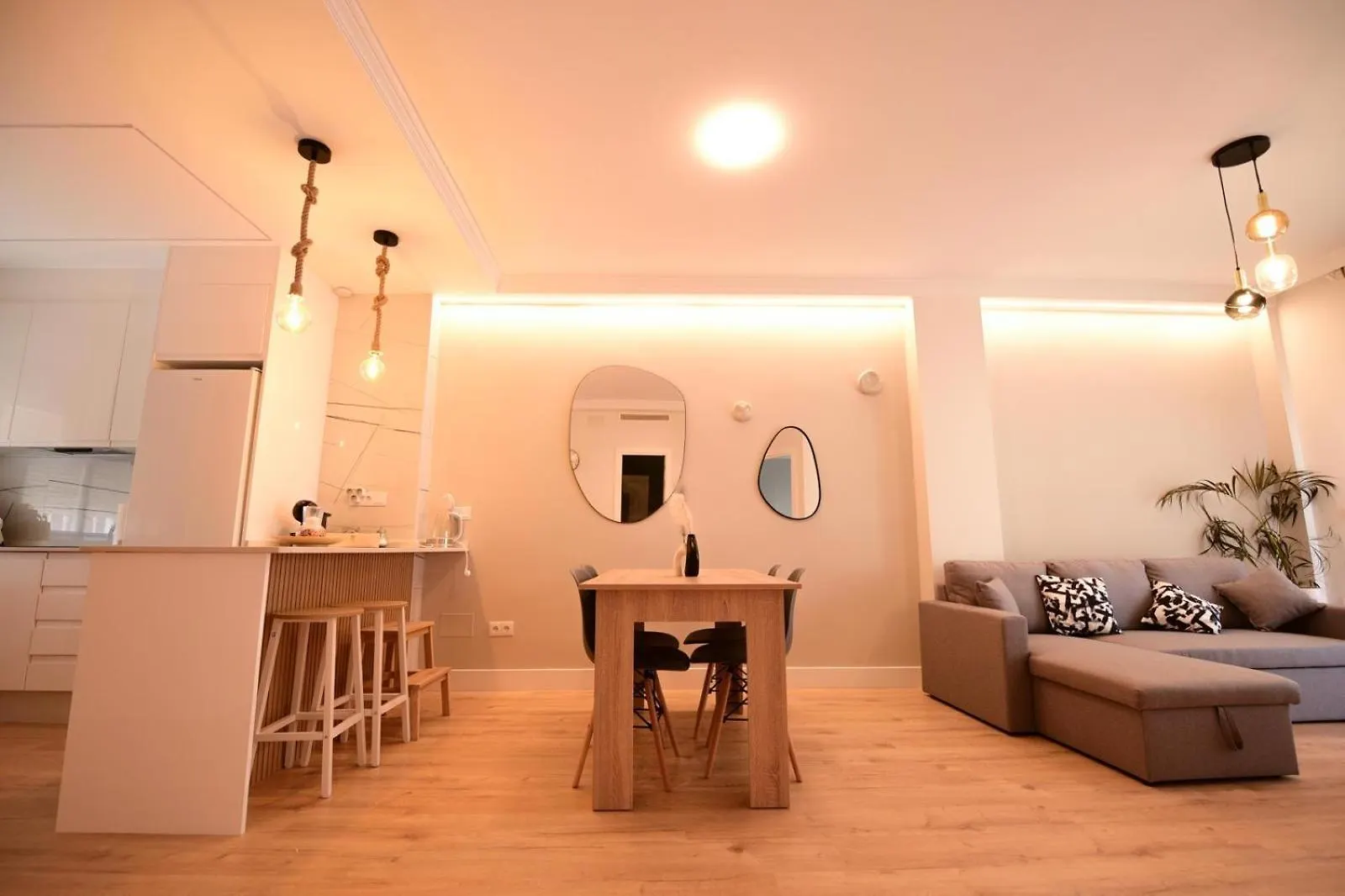 דירה בנאלמדנה Apartamento Familiar A Pasos De La Playa Torrequebrada ספרד